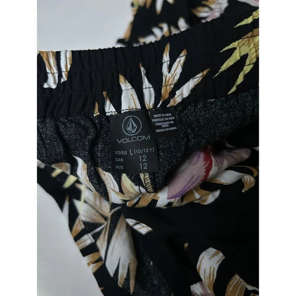 Floral Volcom Shorts Big Girls L 10/12 NWT - Picture 4 of 8